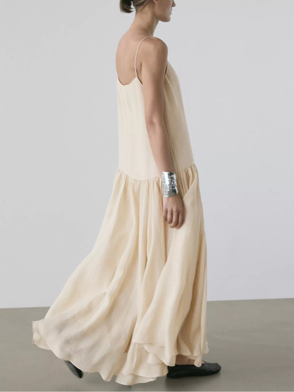 Massimo Dutti Flowing Midi Dress with Pleated Detail - Picture 2 of 5